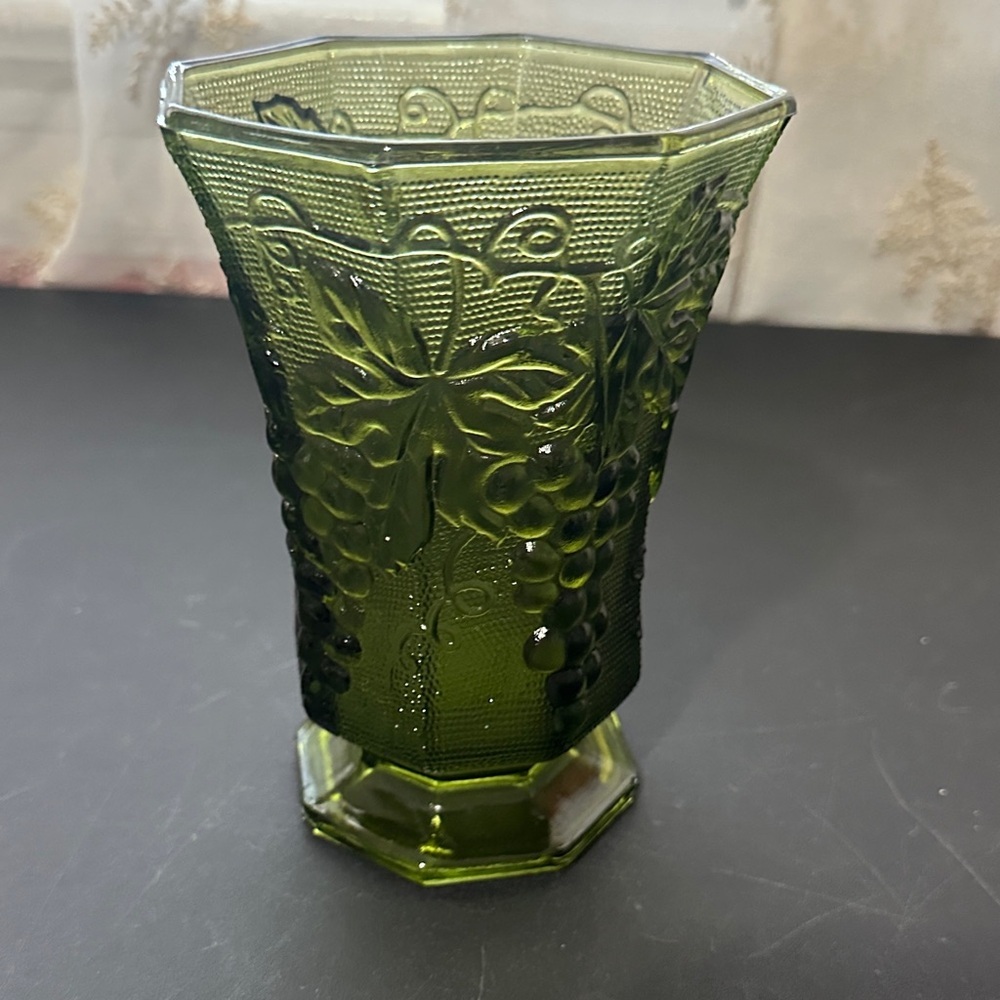 Indiana glass vintage grape vase